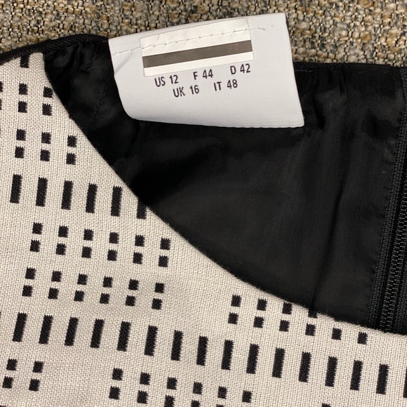 AKRIS Punto Lace Jacquard Black Sheath Dress | 12US/ 16 UK - Picture 7 of 11